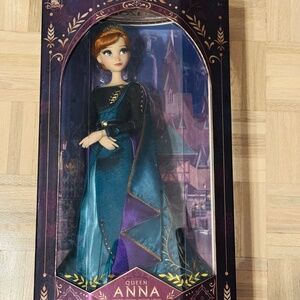 Disney Store - Frozen 2, Queen Anna Limited Edition Doll, 17", NRFB